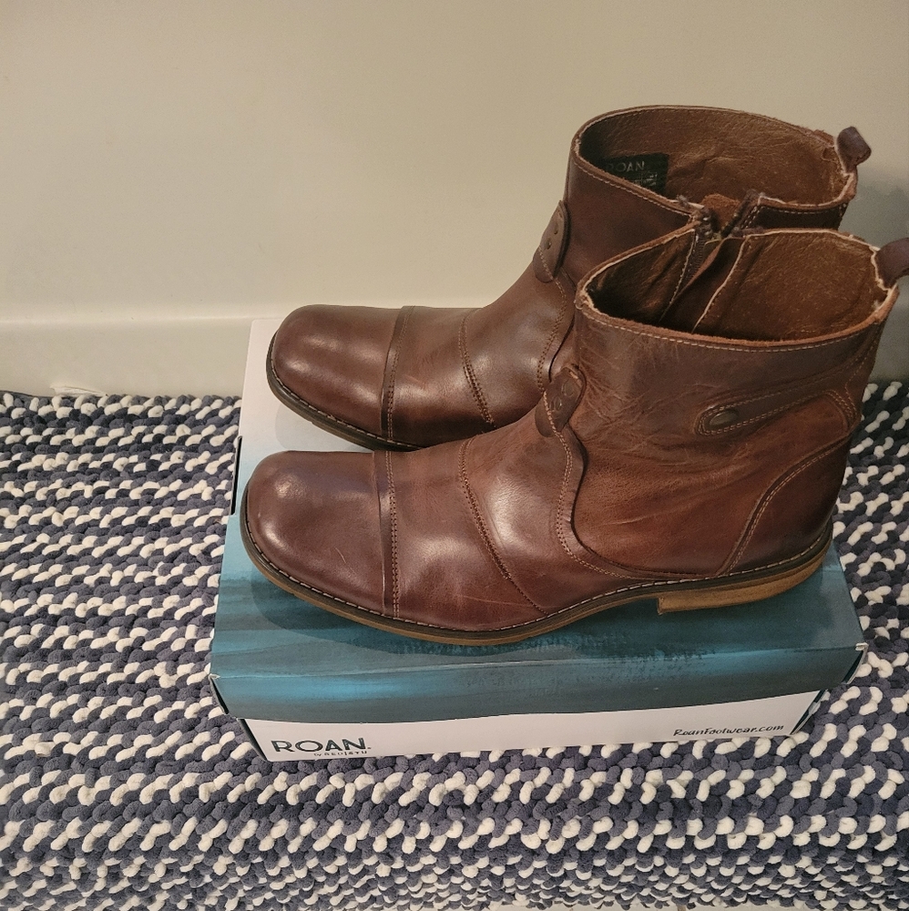 Elegant Brown Leather Men's Boots - Picture 2 of 5